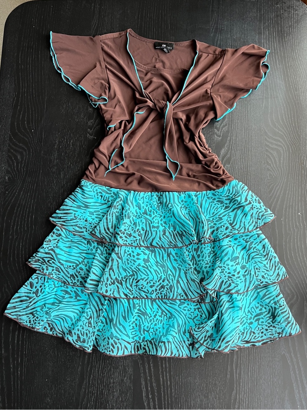 Super Stunning iz Byer California Brown Top with Teal Trim Ruffled Tiered Dress